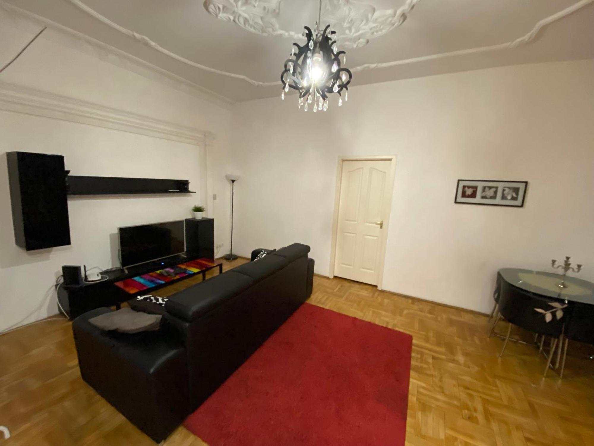 Apartment With Balcony And Ac Next To Danube Budapest Kültér fotó
